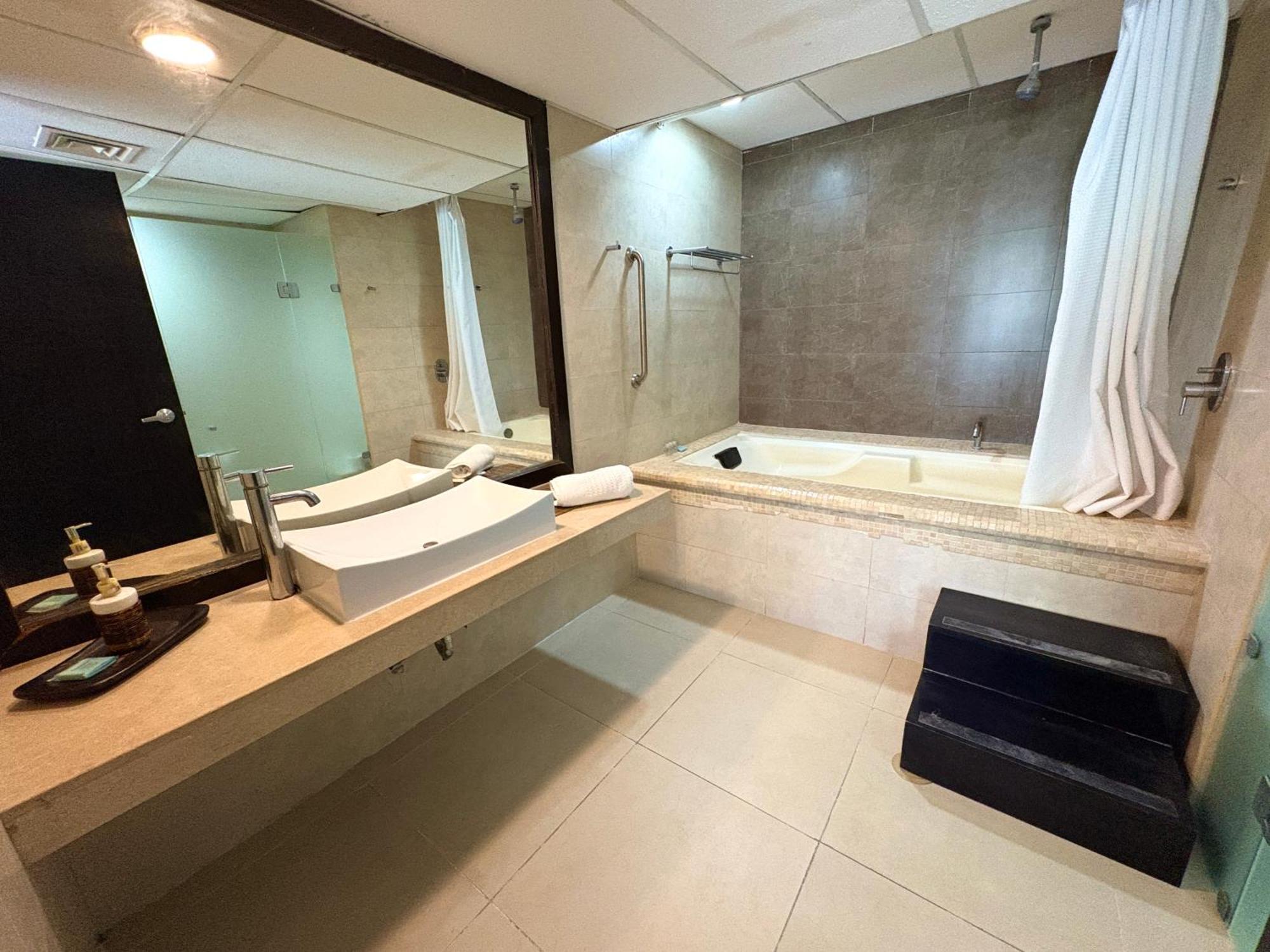 דירות פלאייה דל כרמן Departamento En Aldea Thai Con Terraza, Vista Al Mar Y Alberca Privada, Para 8 Personas מראה חיצוני תמונה